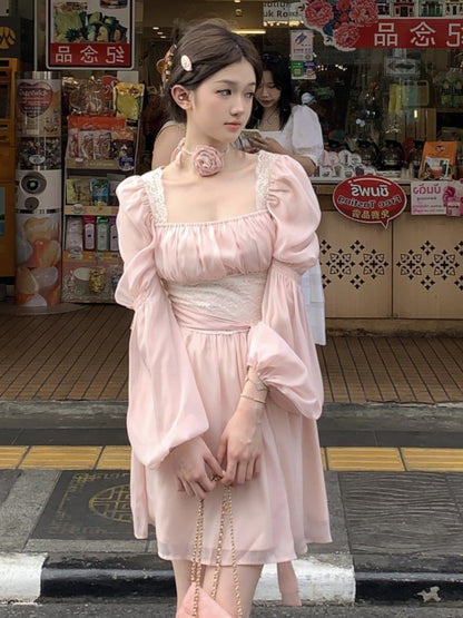 Classic Vintage Dress with a Flattering Fit