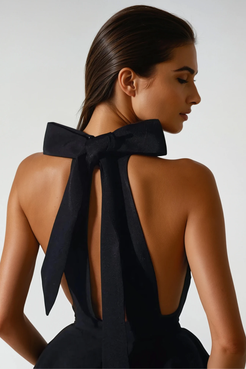 Effortlessly Elegant Dress with a Timeless Design