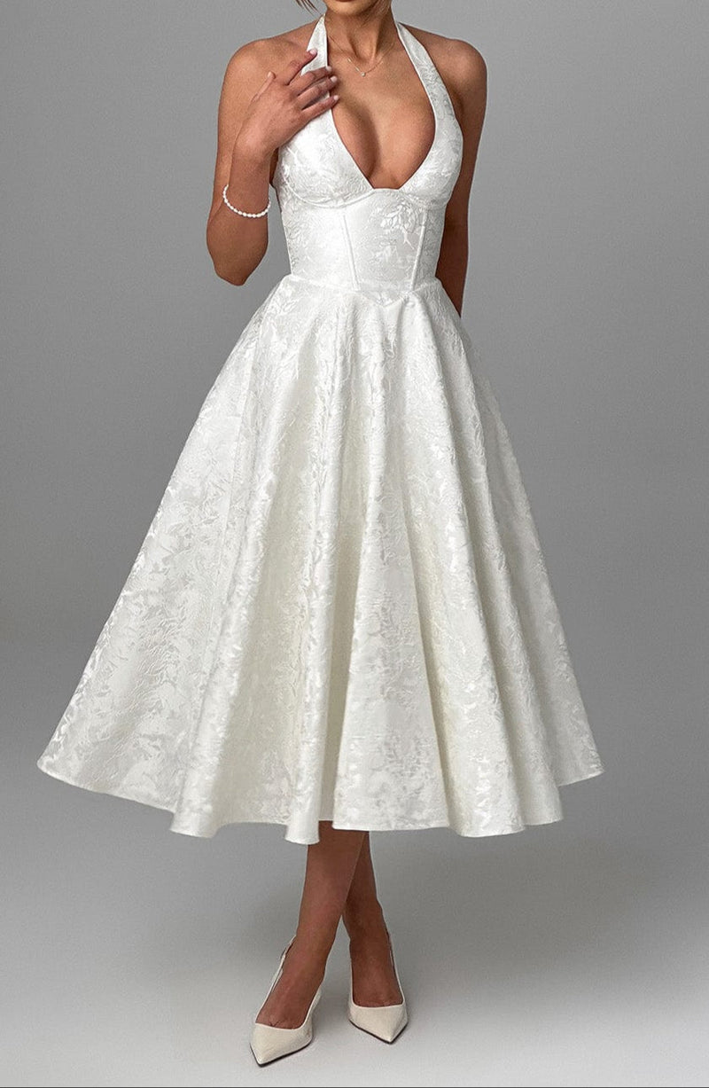 Polished Dress with an Effortless Classic Look