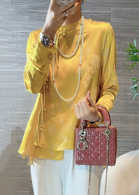 Well Tailored Blouse with a Graceful Silhouette