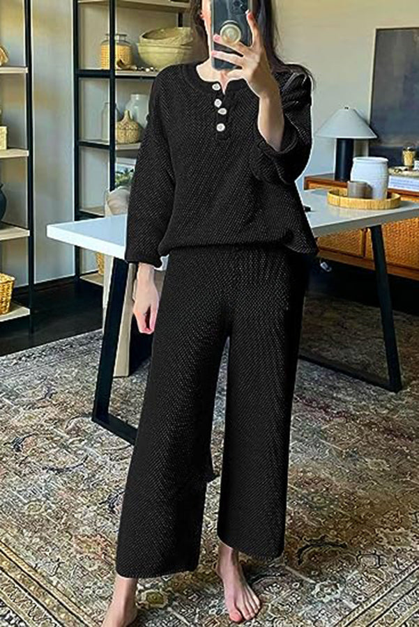 Beautifully Finished Top in a Timeless Design