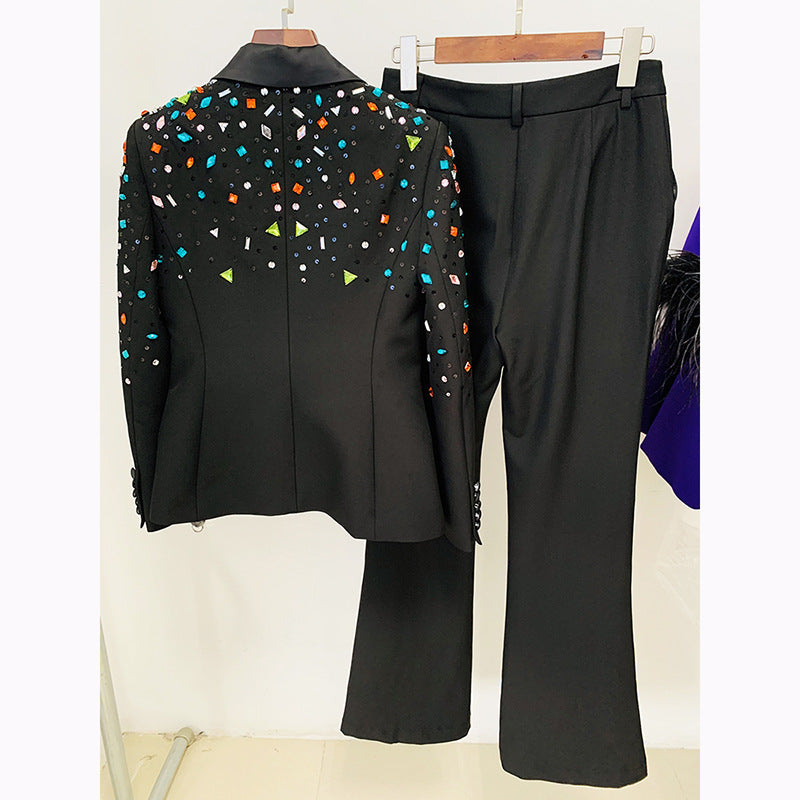 Well Tailored Pants with a Graceful Silhouette
