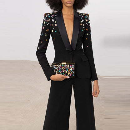 Well Tailored Pants with a Graceful Silhouette