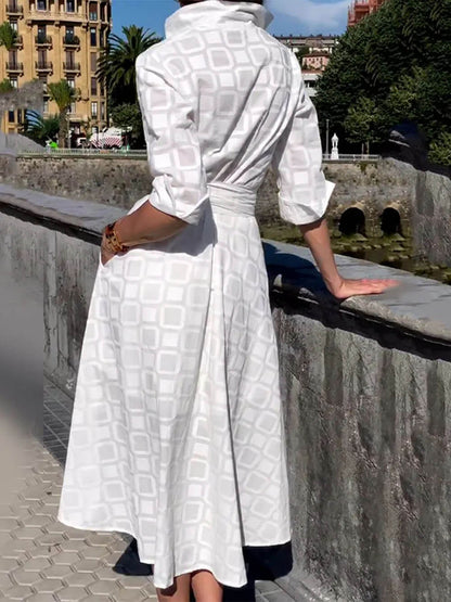 Effortlessly Elegant Dress with a Timeless Design