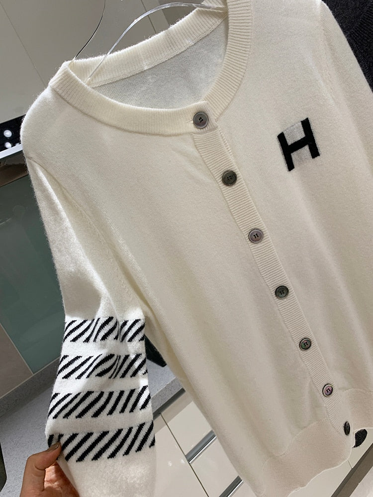 Classic Vintage & Enduringly Stylish Cardigan