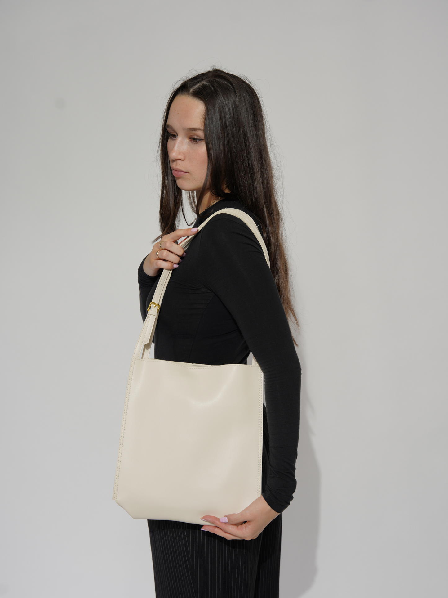 Gracefully Styled Bag for Any Occasion
