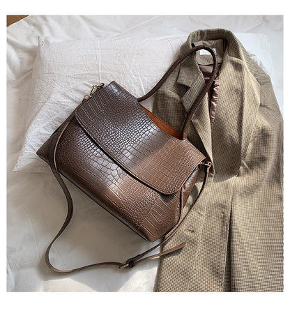 Sophisticated Bag with a Clean Classic Look