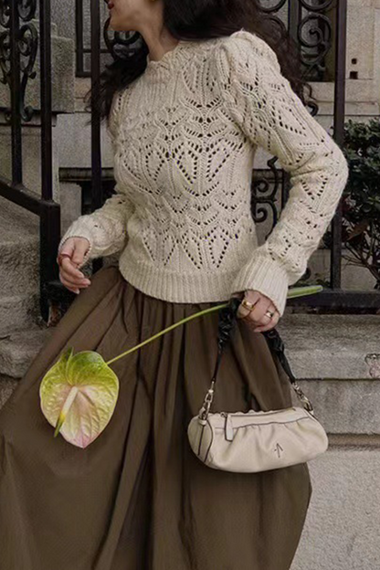 Well Tailored Sweater with a Graceful Silhouette