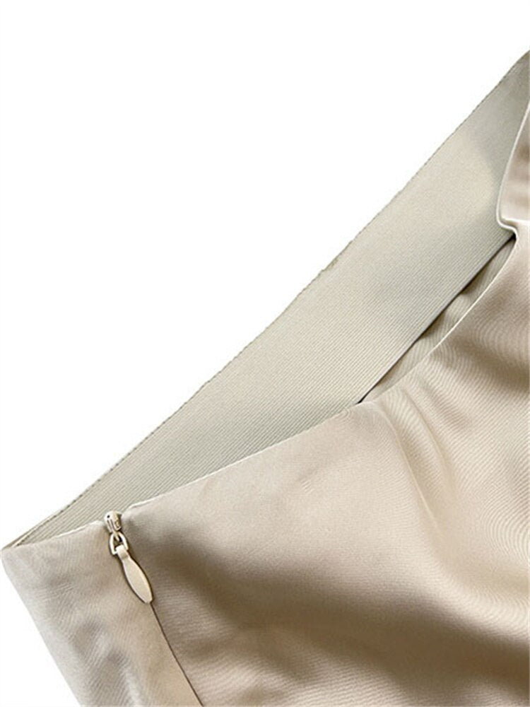 Sophisticated Garment with a Clean Classic Look