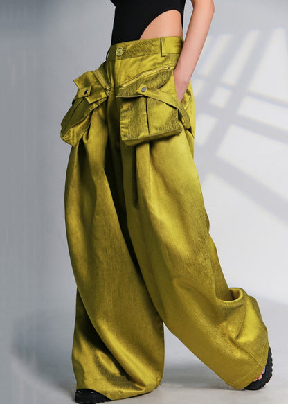 Effortlessly Elegant Pants with a Timeless Design