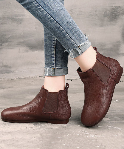 Well Tailored Boots with a Graceful Silhouette