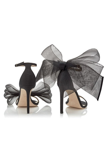 Well Tailored Sandals with a Graceful Silhouette