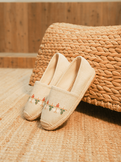 Effortlessly Elegant Garment with a Timeless Design