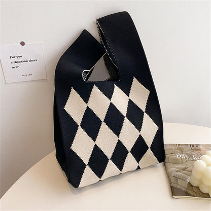 Well Tailored Bag with a Graceful Silhouette