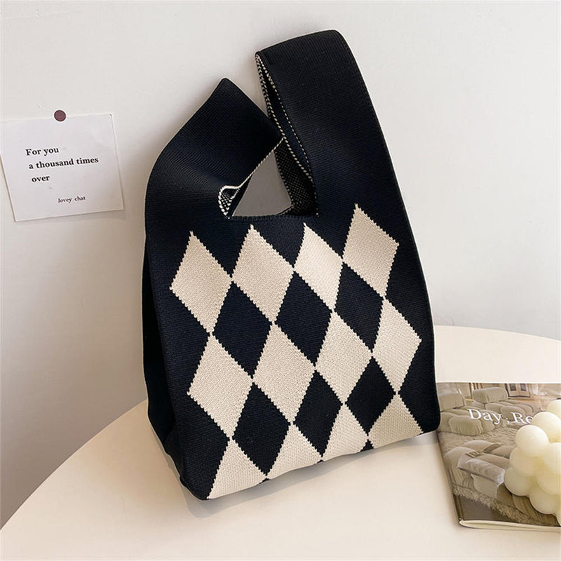 Well Tailored Bag with a Graceful Silhouette