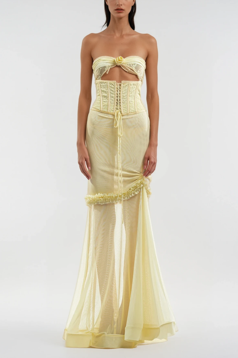 Beautifully Crafted Dress in a Classic Style