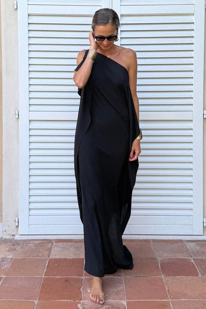 Gracefully Styled Garment for Any Occasion
