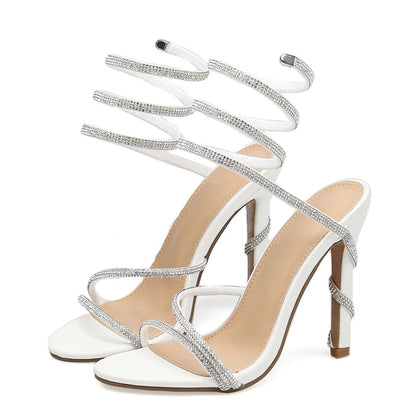 Effortlessly Elegant Sandals with a Timeless Design