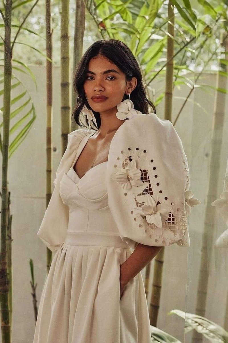 Beautifully Finished Dress in a Timeless Design