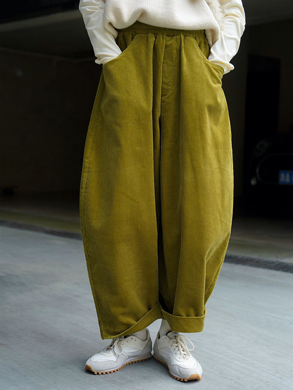 Effortlessly Elegant Pants with a Timeless Design