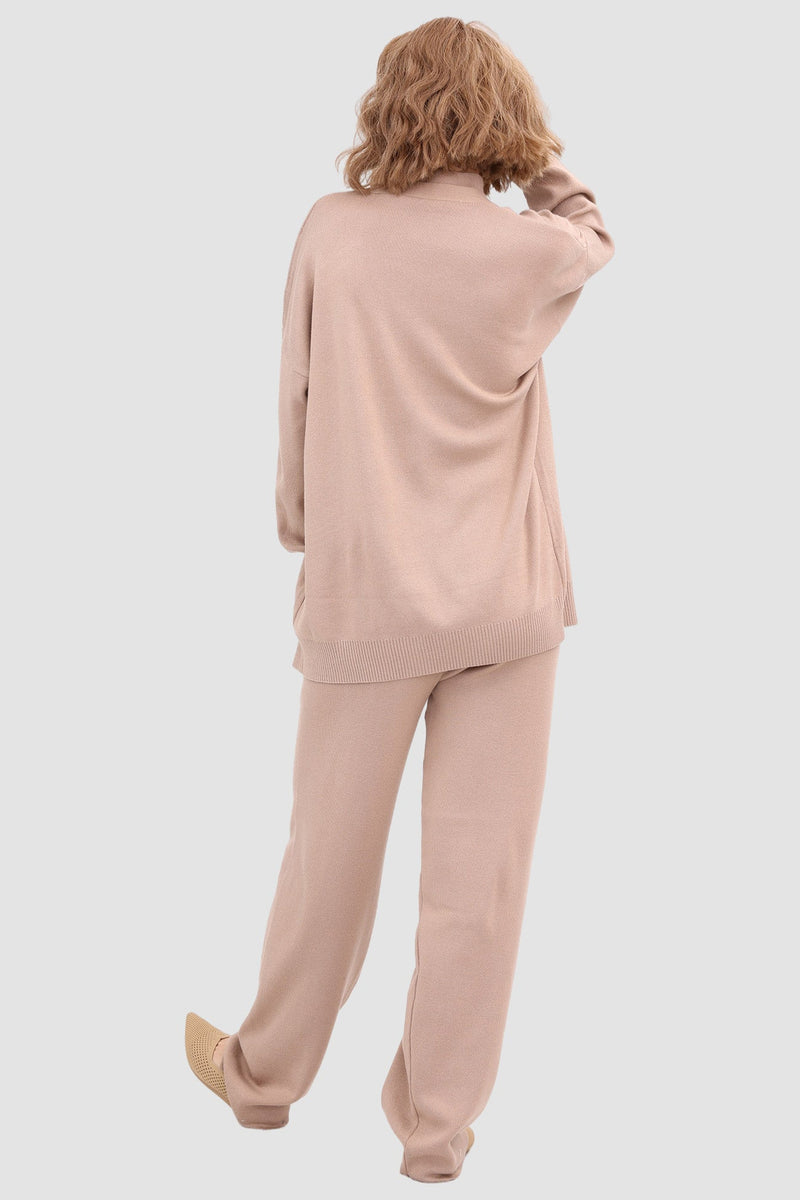 Elegantly Styled Pants for Everyday Wear