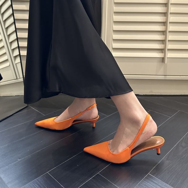 Gracefully Styled Garment for Any Occasion