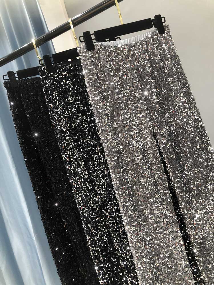 Effortlessly Elegant Pants with a Timeless Design