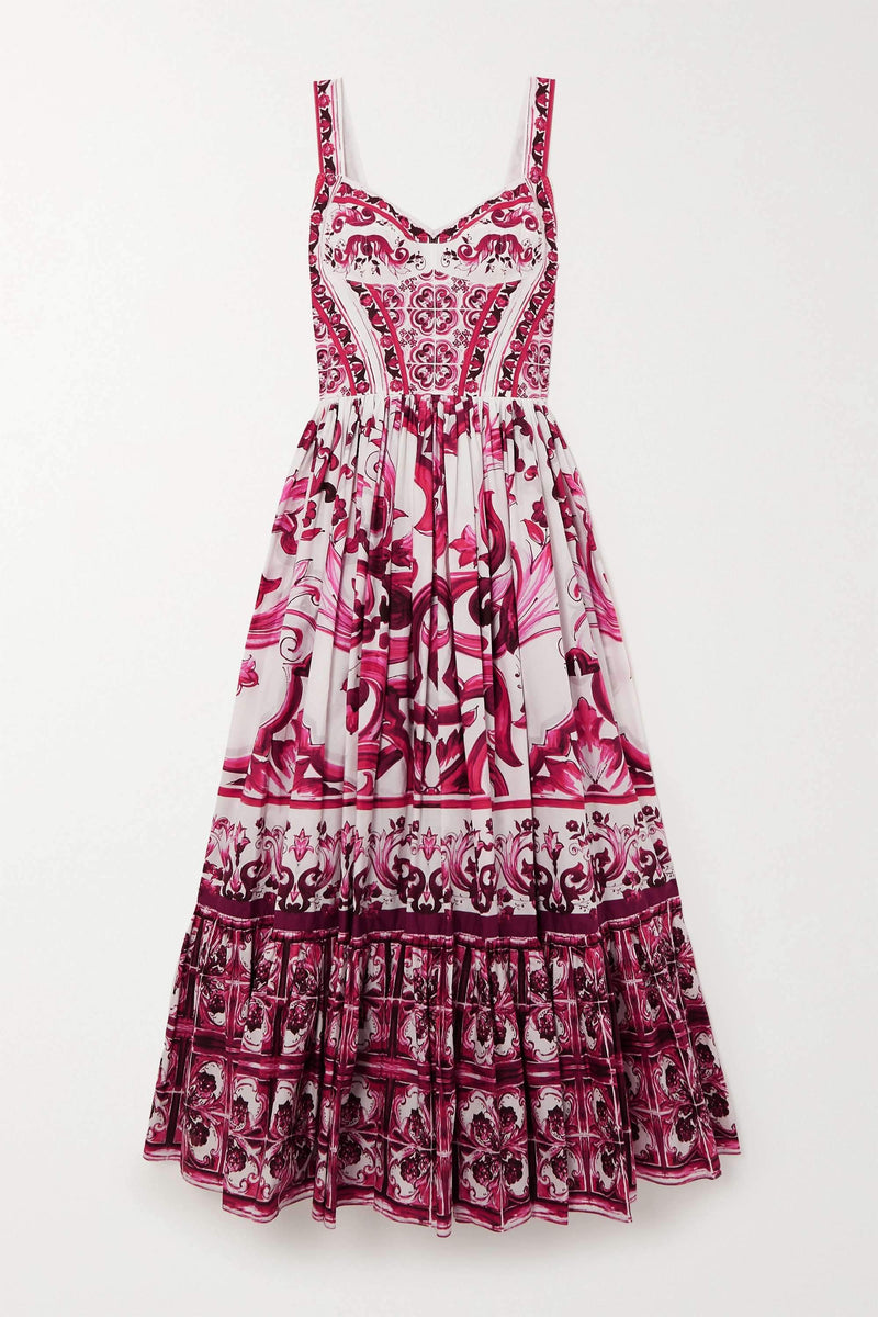 Well Tailored Dress with a Graceful Silhouette