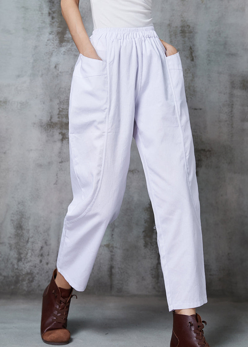 Effortlessly Elegant Pants with a Timeless Design