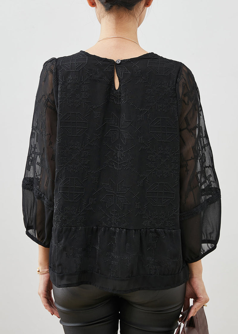 Elegantly Styled Blouse for Everyday Wear
