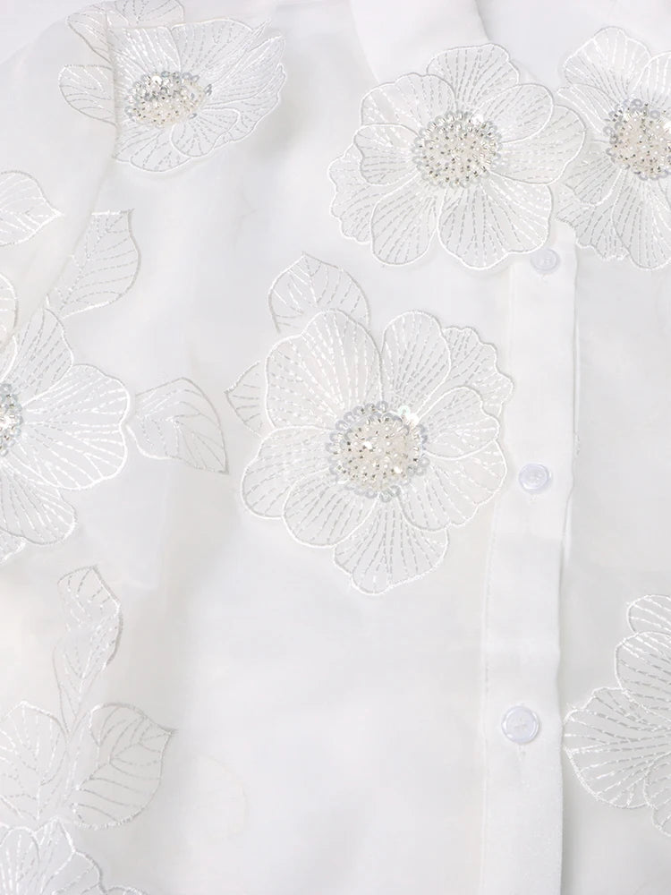 Effortlessly Elegant Blouse with a Timeless Design