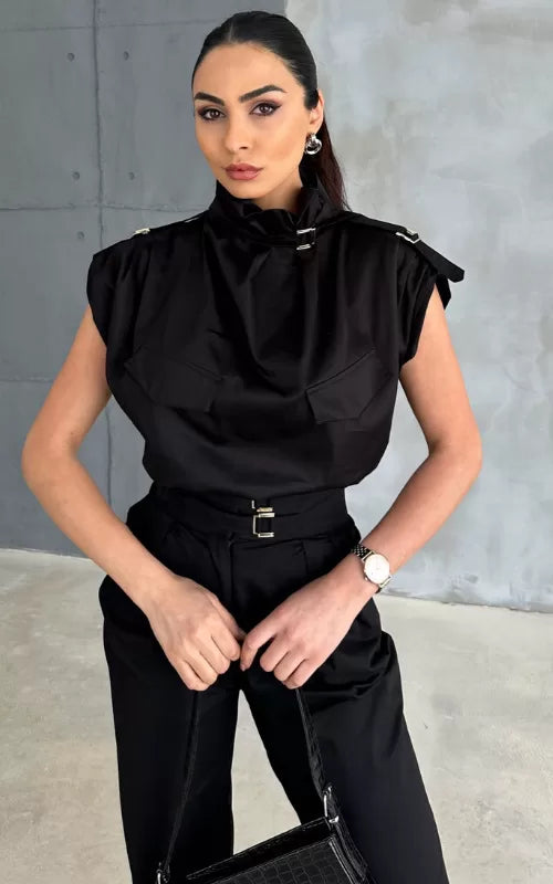 Effortlessly Elegant Garment with a Timeless Design