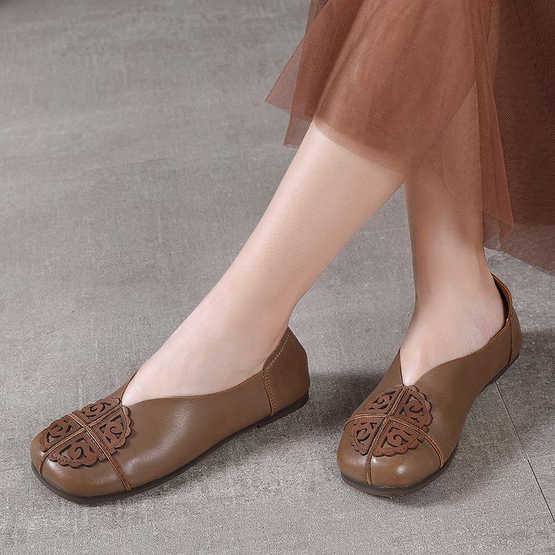 Effortlessly Elegant Shoes with a Timeless Design