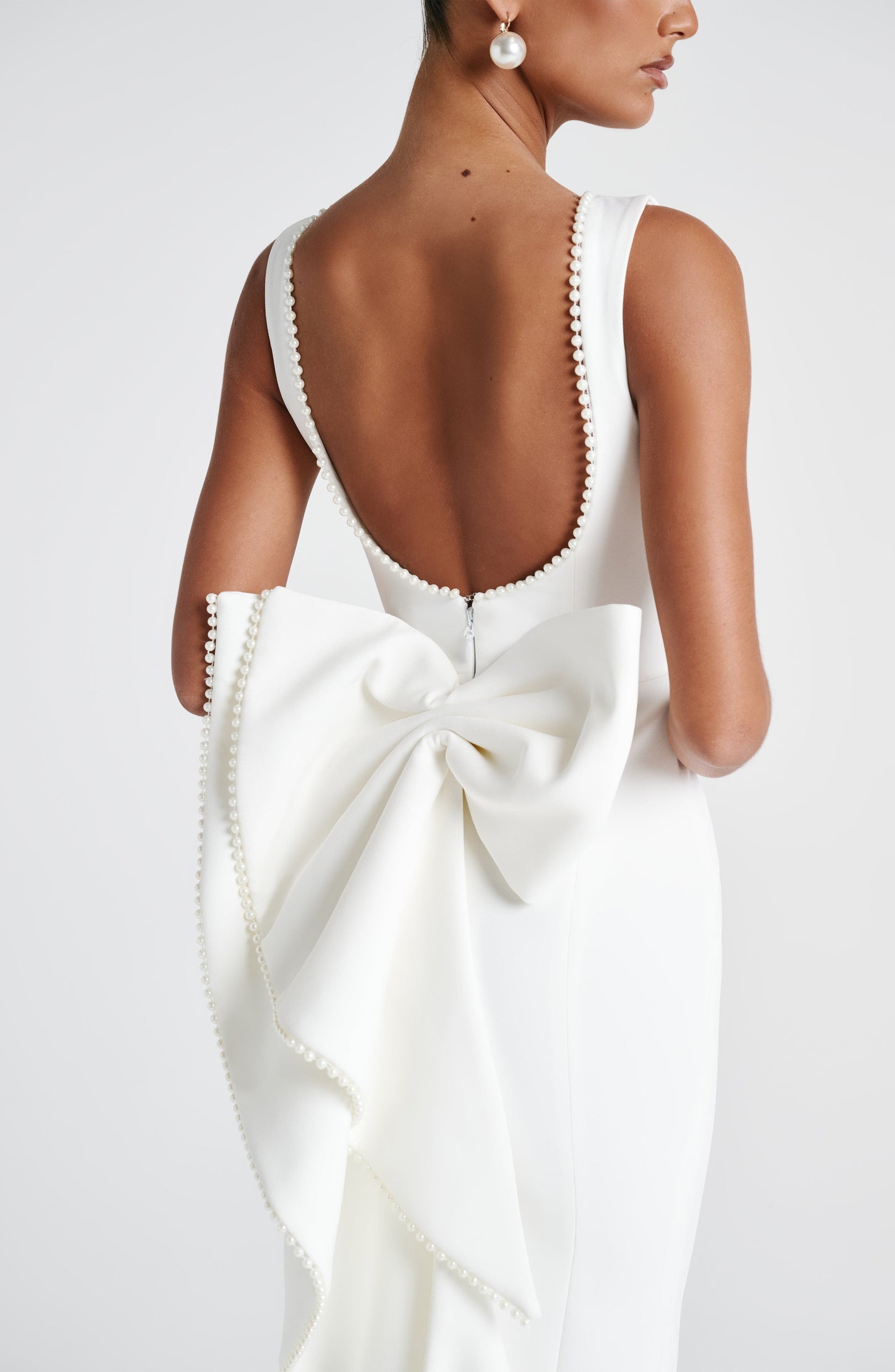 Well Tailored Dress with a Graceful Silhouette