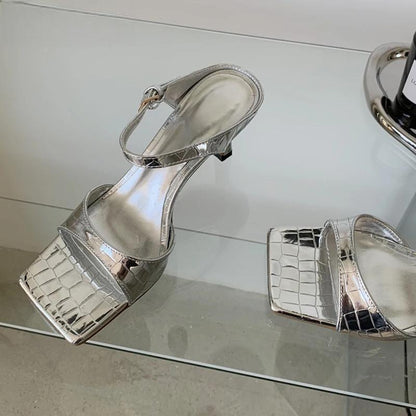 Beautifully Finished Heels in a Timeless Design