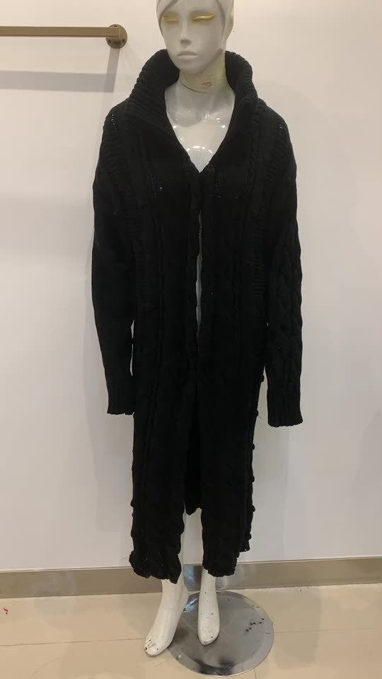Well Tailored Cardigan with a Graceful Silhouette
