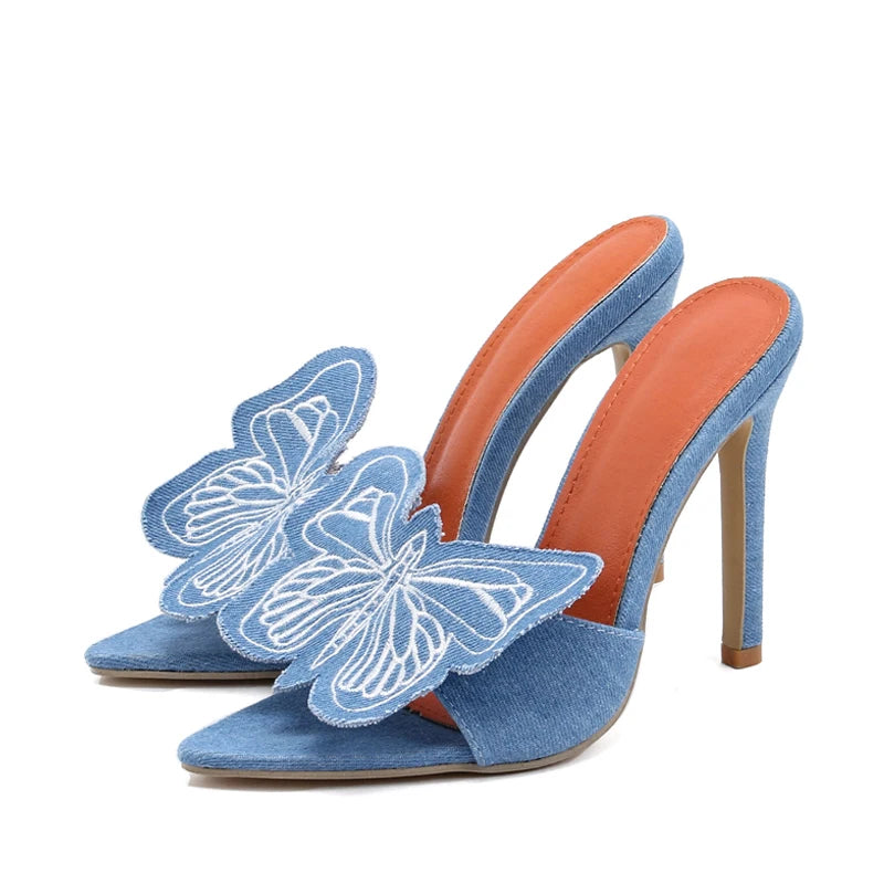 A Vintage Style Heels with Delicate Timeless Details