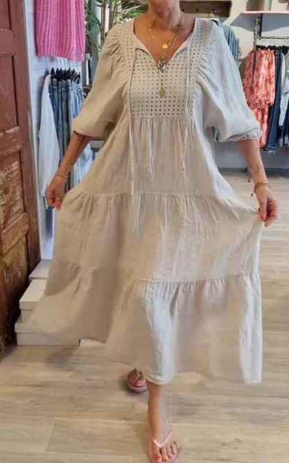Classic Vintage Dress with a Flattering Fit