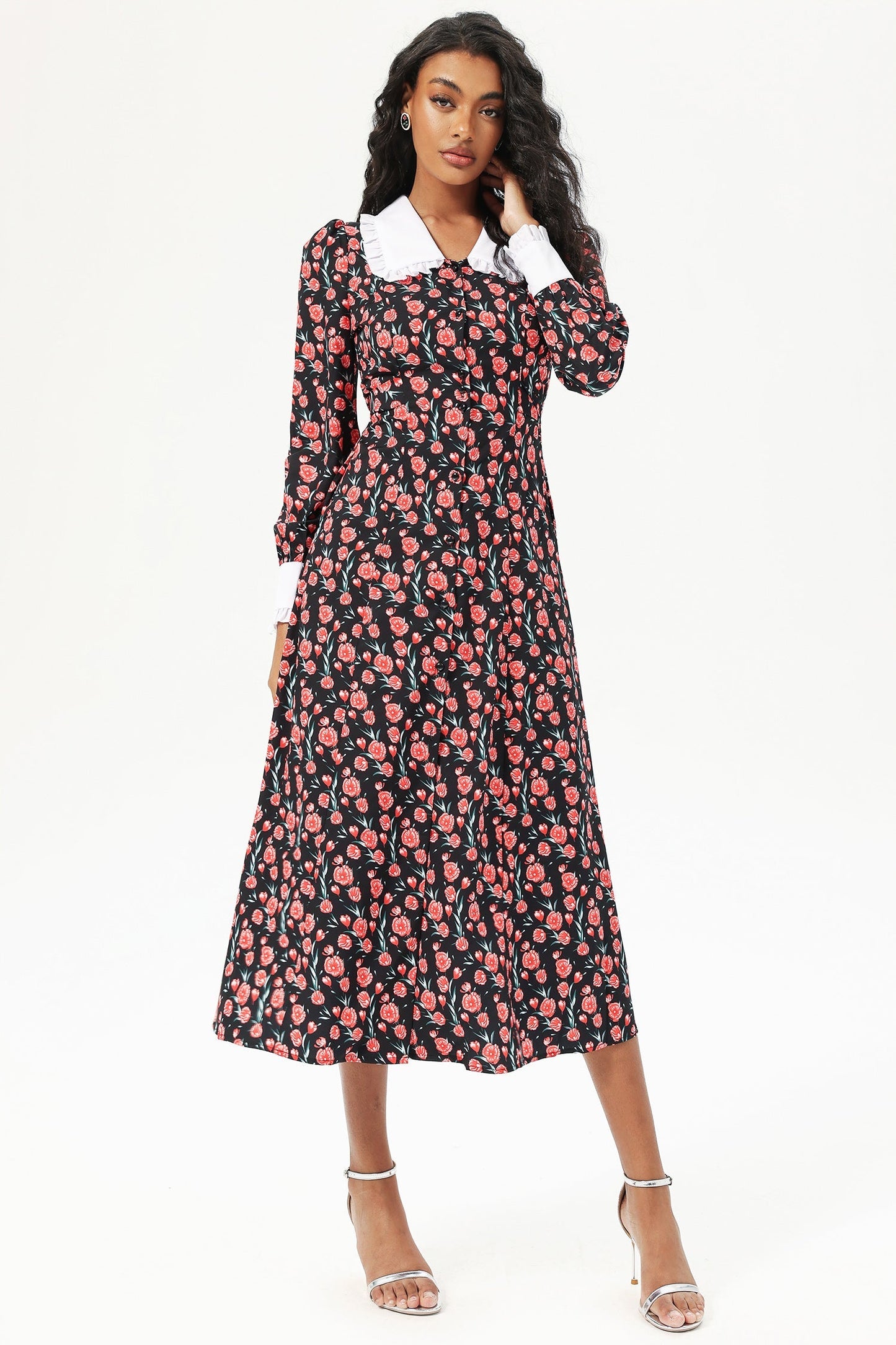 Beautifully Finished Dress in a Timeless Design
