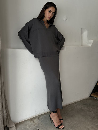 Effortlessly Elegant Garment with a Timeless Design