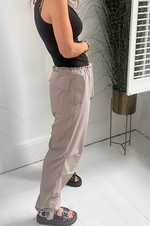 Elegantly Styled Pants for Everyday Wear