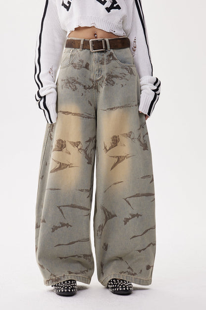 Well Tailored Bag with a Graceful Silhouette
