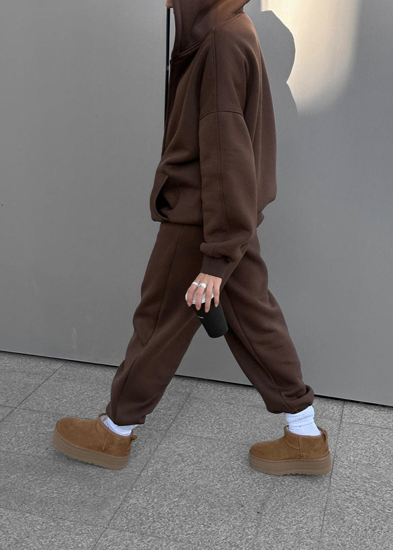 Well Tailored Pants with a Graceful Silhouette
