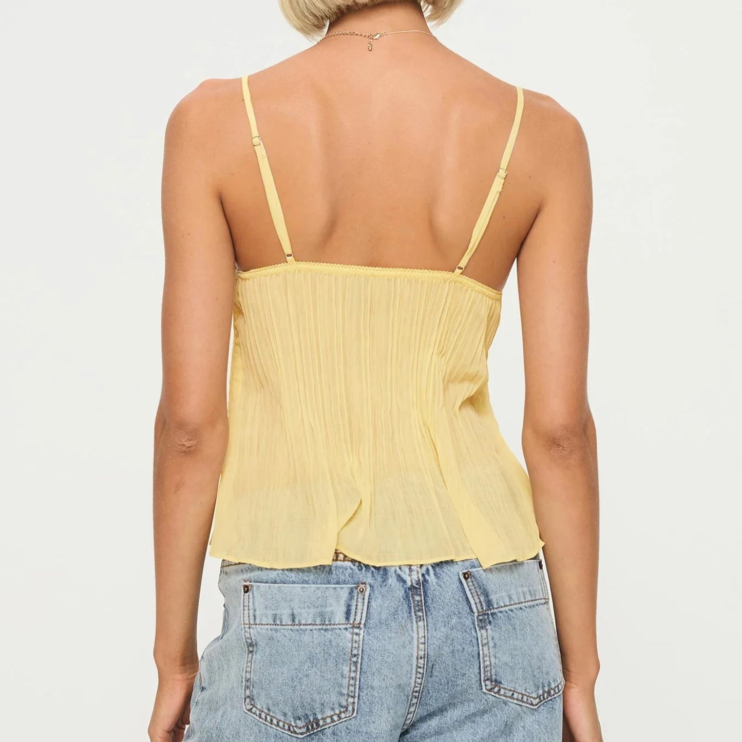Effortlessly Elegant Top with a Timeless Design
