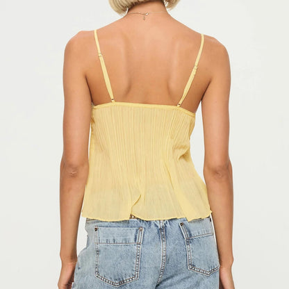 Effortlessly Elegant Top with a Timeless Design