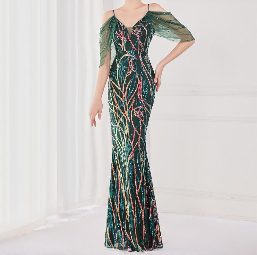 Gracefully Styled Dress for Any Occasion