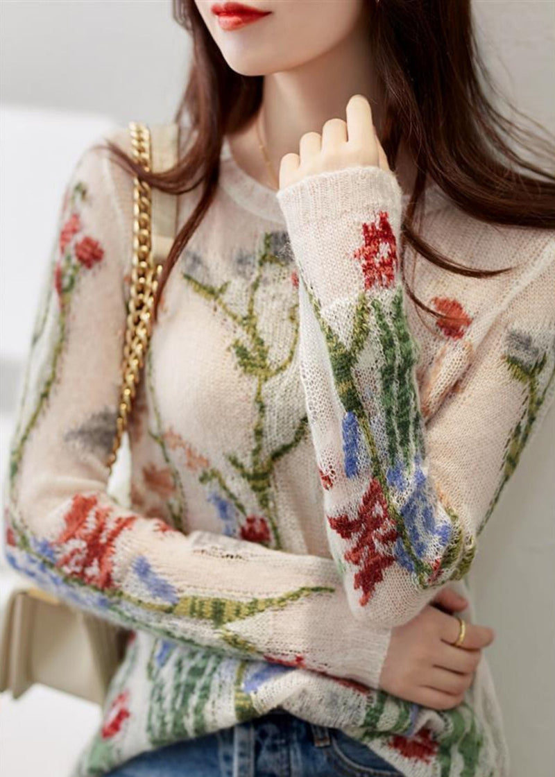 Classic Vintage Sweater with a Flattering Fit