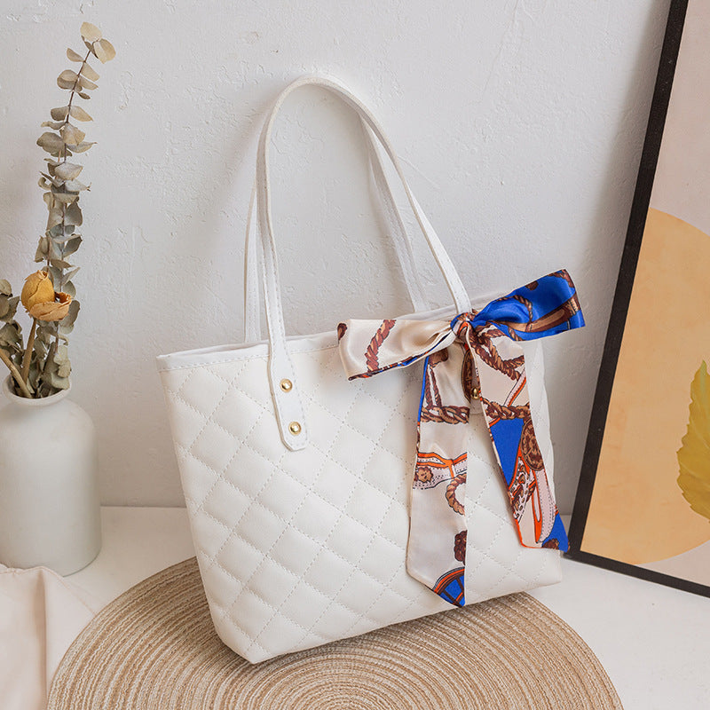 Elegantly Styled Bag for Everyday Wear