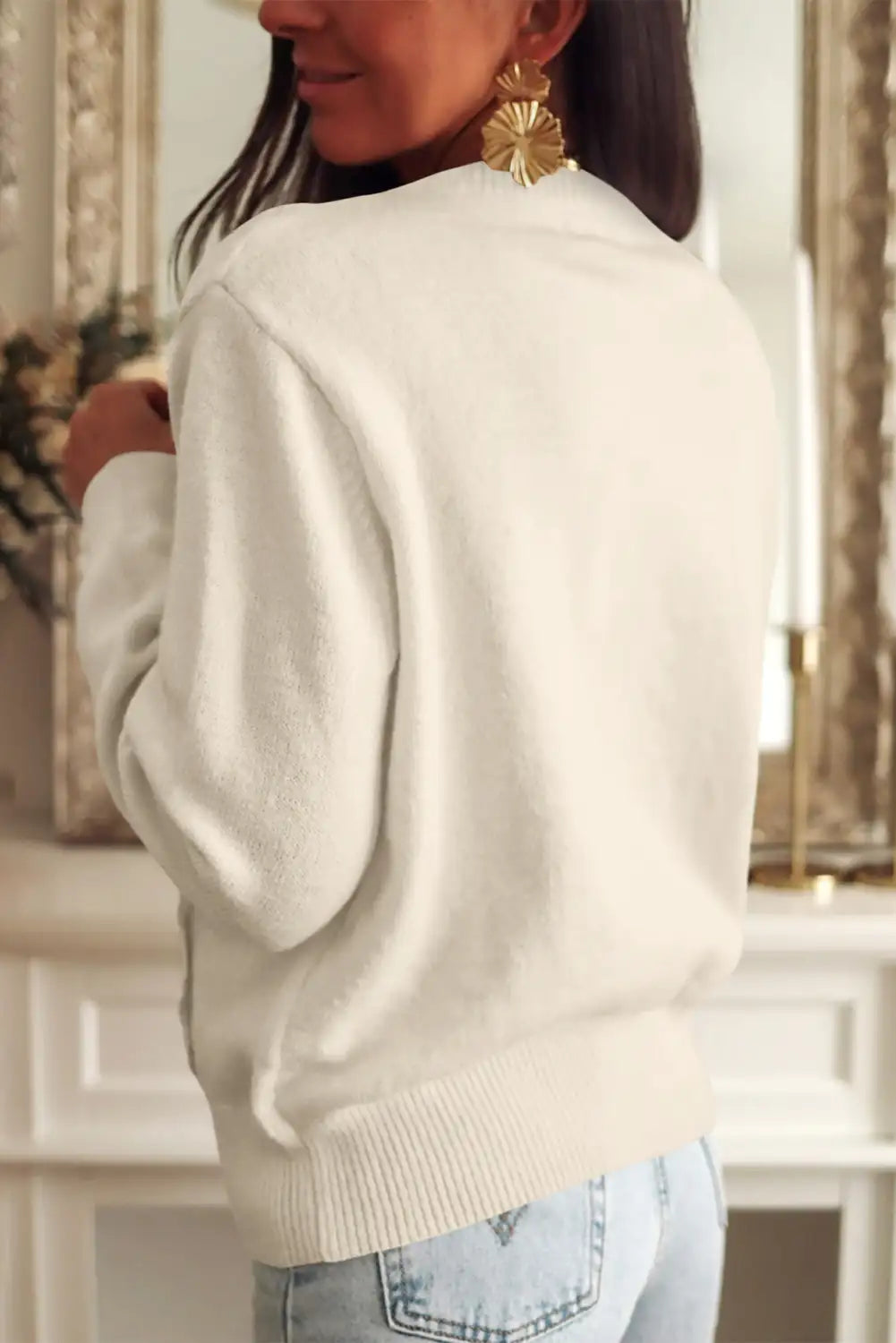Elegantly Styled Cardigan for Everyday Wear