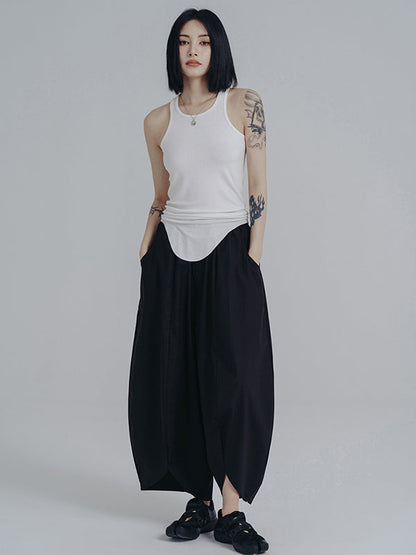 Well Tailored Pants with a Graceful Silhouette